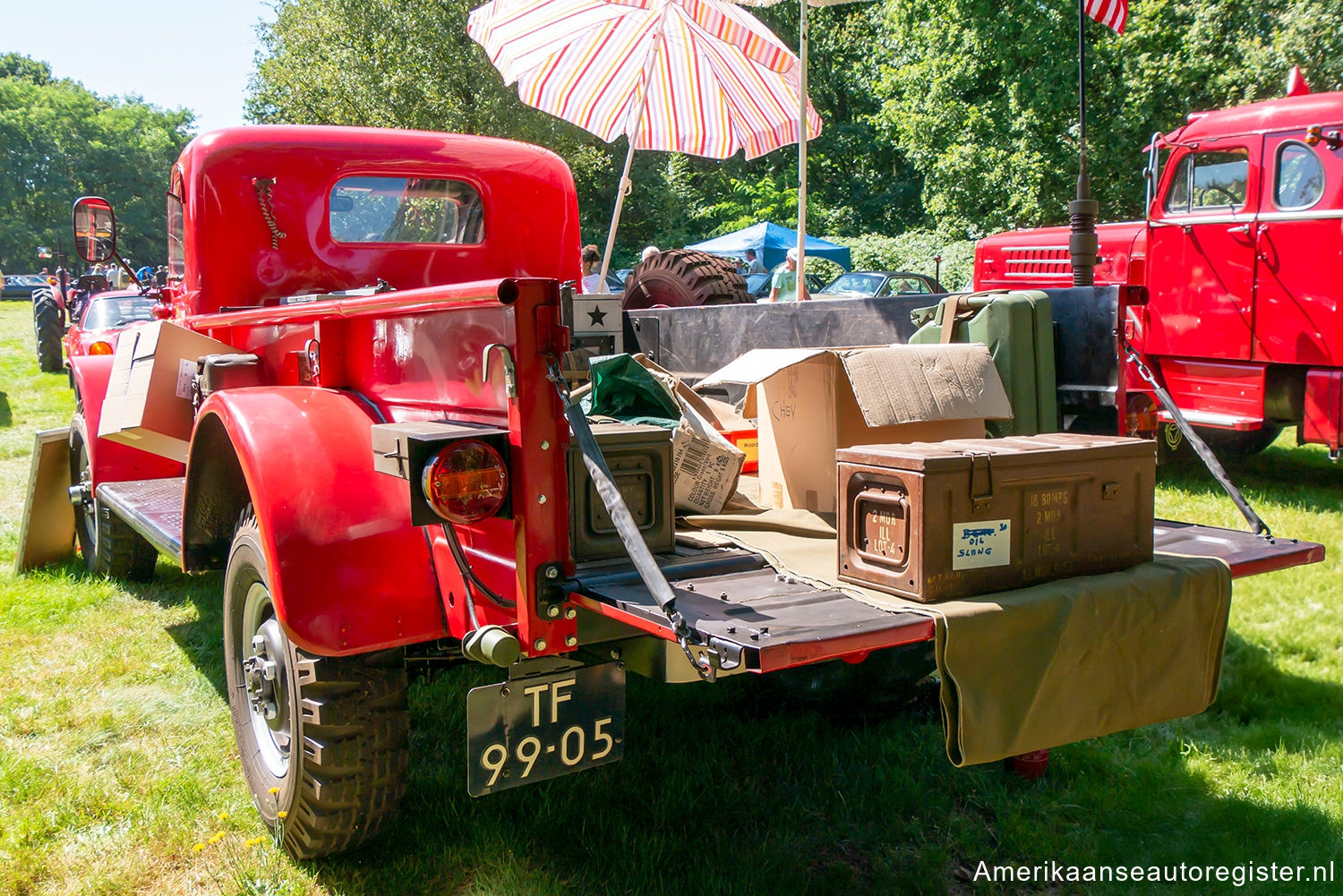 Vrachtwagens Dodge Power Wagon uit 1957